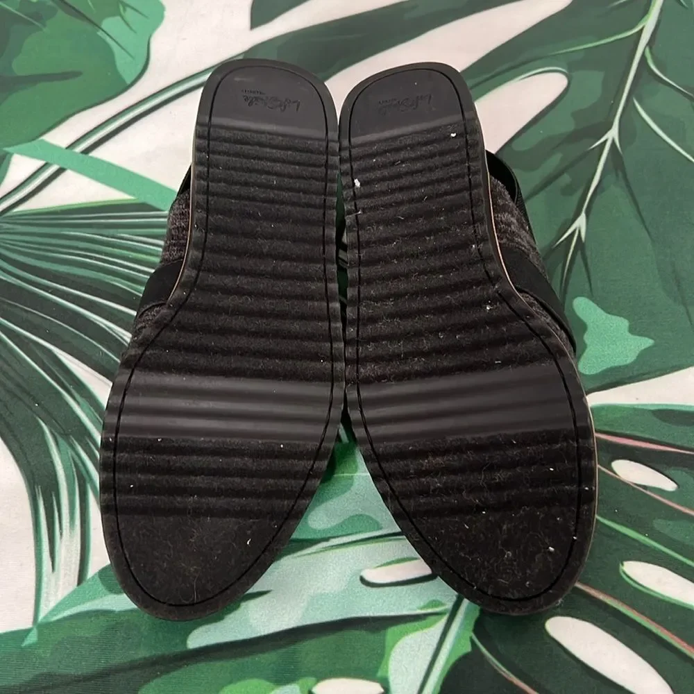 * Life Stride velocity charcoal slide flats with back strap